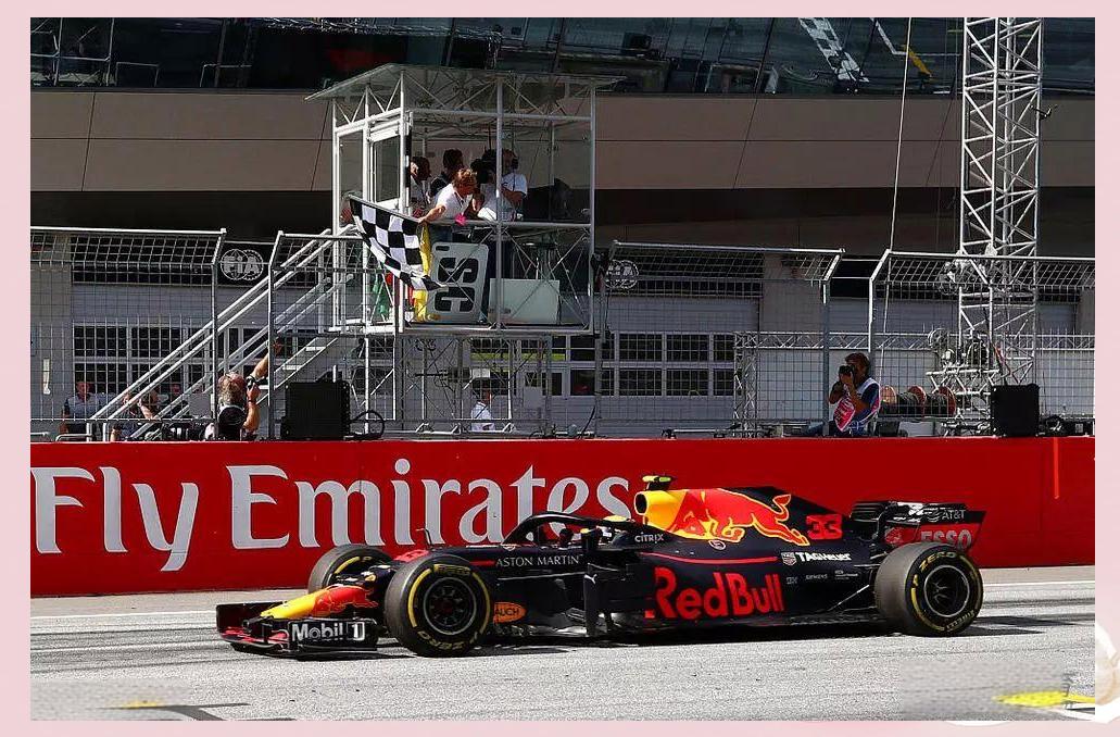 哈斯车队险胜红牛车队，塞恩斯惊艳四座的简单介绍